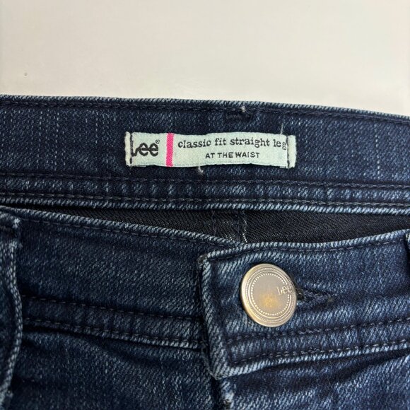 Lee Classic Fit Straight Leg At the Waist Women's size 12P Dark Blue Denim jeans - Picture 2 of 4